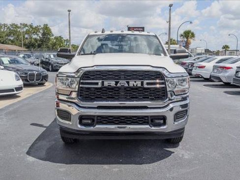 Used 2022 RAM 3500 Tradesman w/ Chrome Appearance Group AWD/4WD image 12