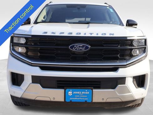 Certified 2025 Ford Expedition Platinum image 7