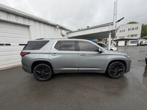 Used 2023 Chevrolet Traverse Premier AWD/4WD image 6
