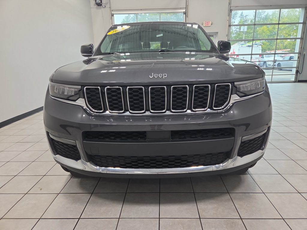 Used 2023 Jeep Grand Cherokee L Limited AWD/4WD image 6