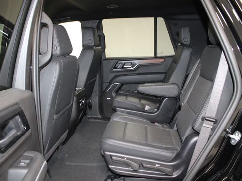 Used 2025 GMC Yukon Denali AWD/4WD image 21