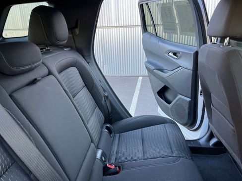 Used 2025 Chevrolet Equinox LT image 36