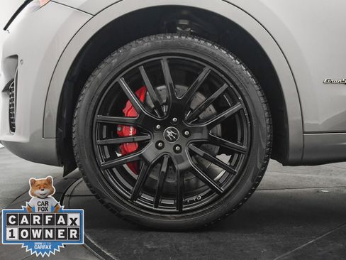 Used 2020 Maserati Levante S GranSport image 31