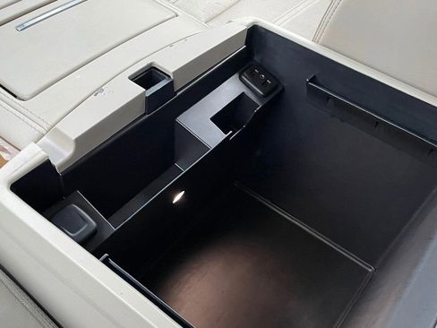 Used 2016 GMC Yukon XL Denali image 52