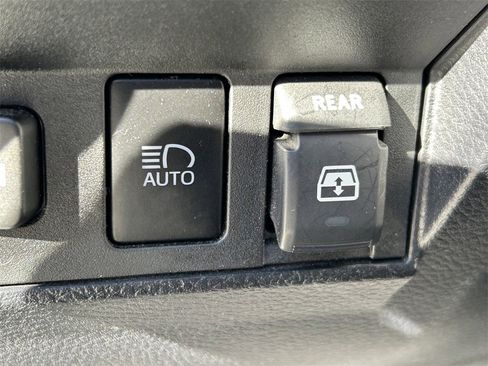 Used 2018 Toyota Tundra SR5 image 27