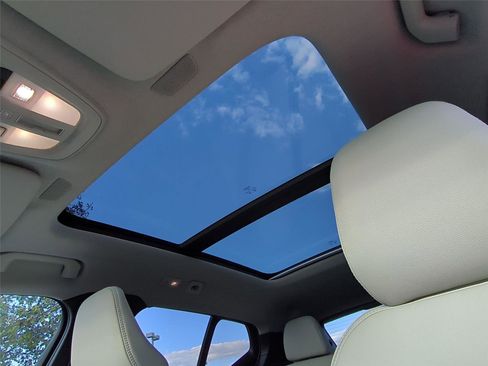 New 2026 Volvo XC40 B5 Plus w/ Protection Package Premier image 10