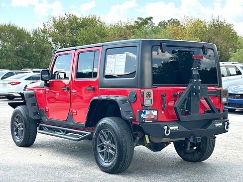Used 2017 Jeep Wrangler Unlimited Sahara AWD/4WD image 13