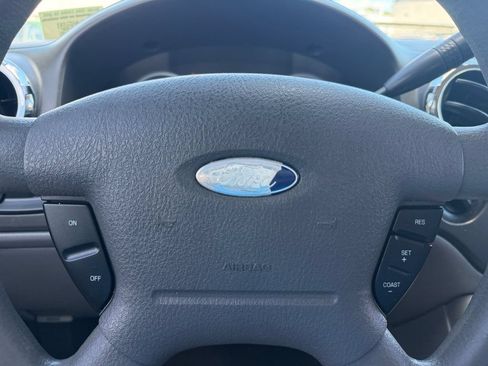 Used 2006 Ford Expedition XLT AWD/4WD image 24