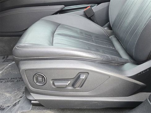 Certified 2024 Audi Q8 e-tron Premium image 21