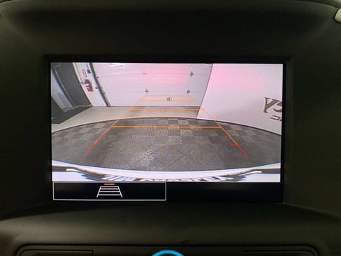 Certified 2023 GMC Terrain SLE w/ Driver Convenience Package FWD image 17
