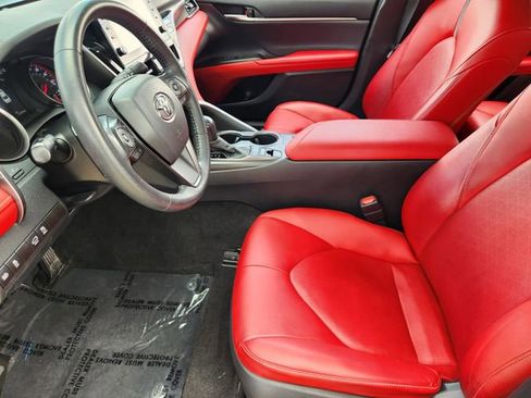 Used 2021 Toyota Camry XSE FWD image 9