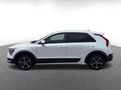 Used 2026 Kia Niro LX FWD image 8