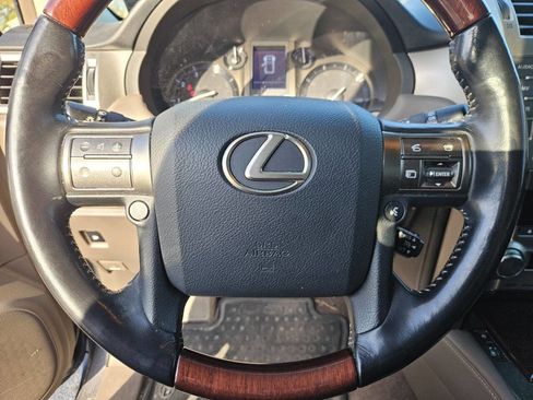 Used 2016 Lexus GX 460 w/ Premium Package image 22