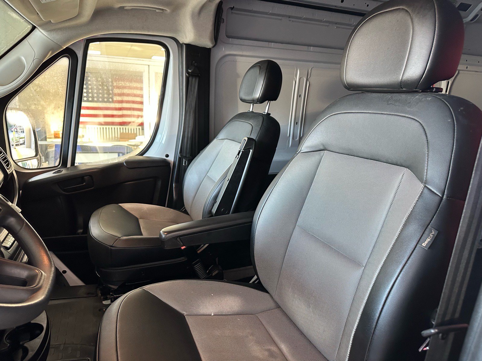 Used 2023 RAM ProMaster 3500 FWD image 21