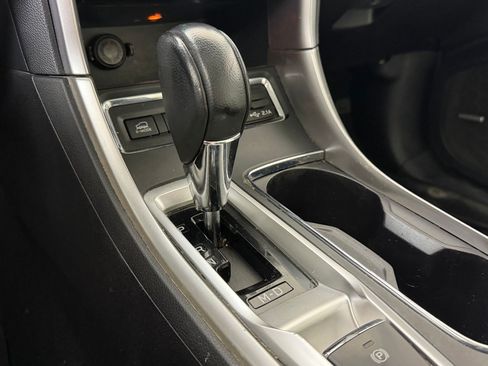 Used 2019 Subaru Ascent Limited AWD/4WD image 17