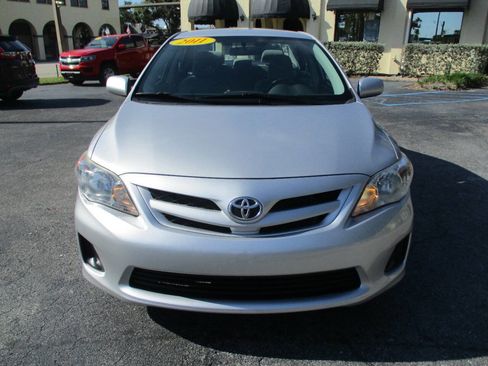 Used 2011 Toyota Corolla LE image 6