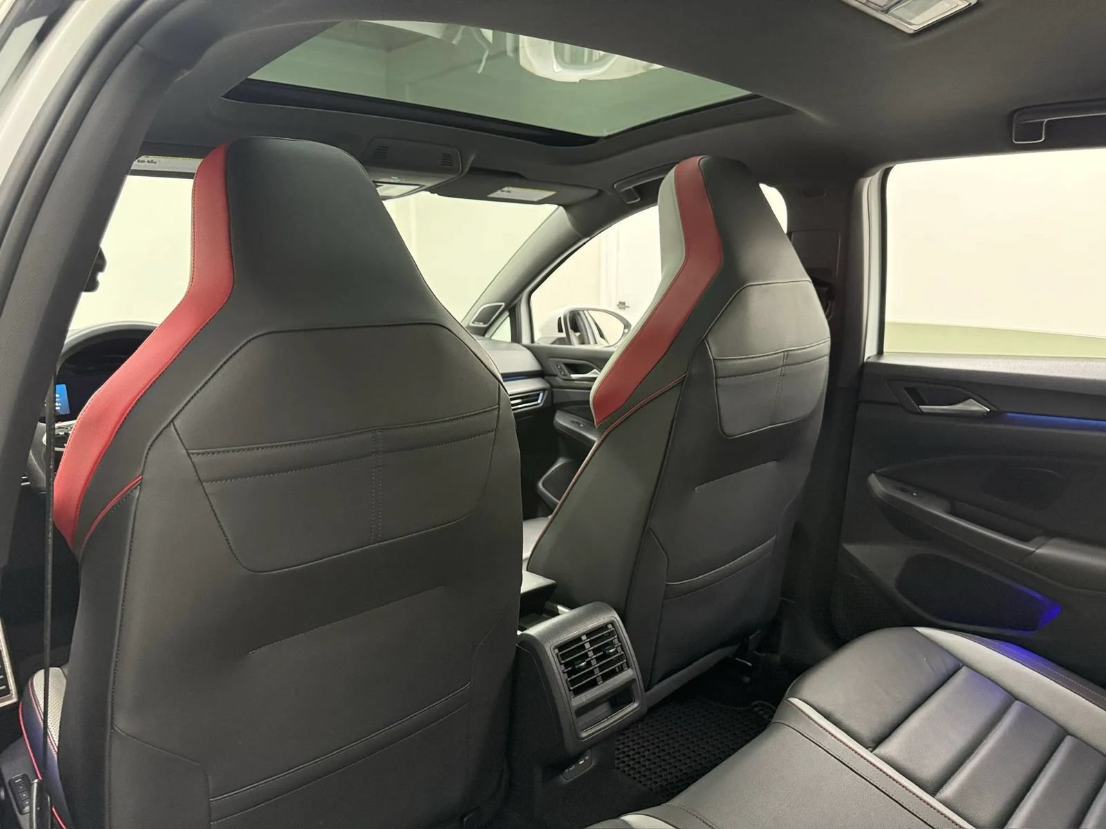 Used 2022 Volkswagen GTI SE w/ SE Leather Package FWD image 16