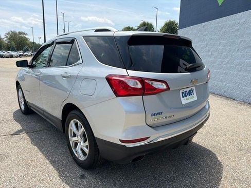Used 2018 Chevrolet Equinox LT w/ Sun & Infotainment Package AWD/4WD image 3