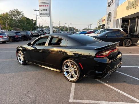 Used 2022 Dodge Charger R/T RWD image 4