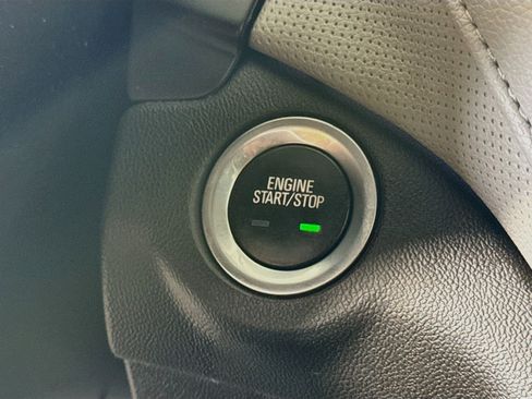 Used 2019 Chevrolet Equinox Premier FWD image 21