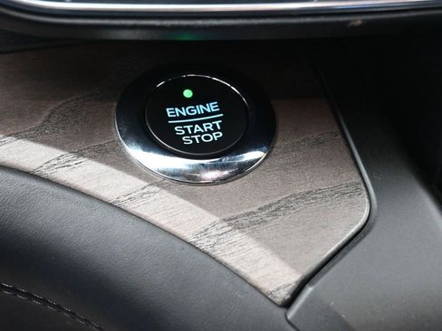 Used 2020 Ford Explorer Platinum w/ Premium Technology Package image 24