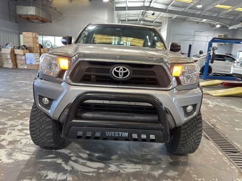 Used 2014 Toyota Tacoma PreRunner w/ SR5 Package RWD image 10