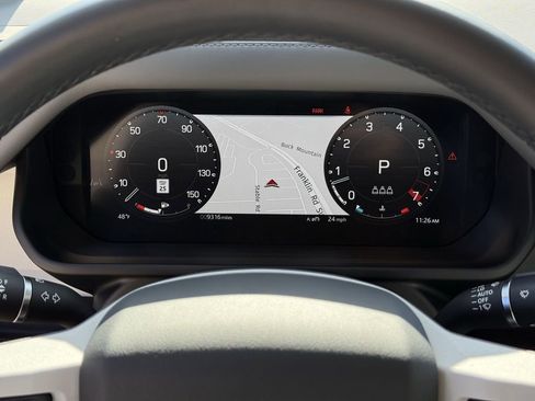 Used 2025 Land Rover Defender 110 X-Dynamic SE image 8