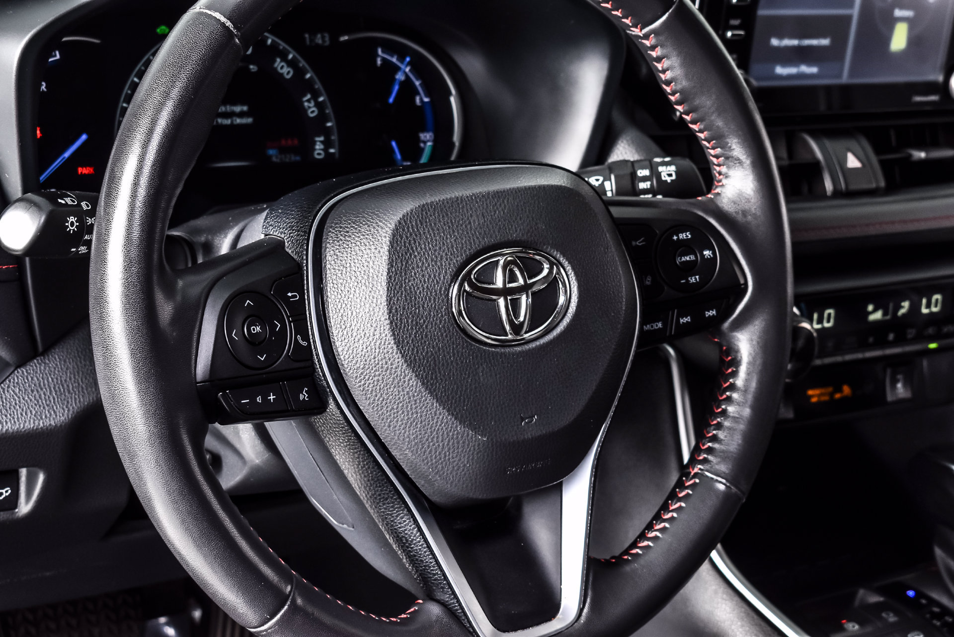 Used 2022 Toyota RAV4 SE w/ Weather & Moonroof Package AWD/4WD image 16