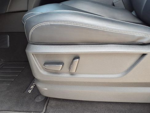 Used 2025 Nissan Armada SV RWD image 26