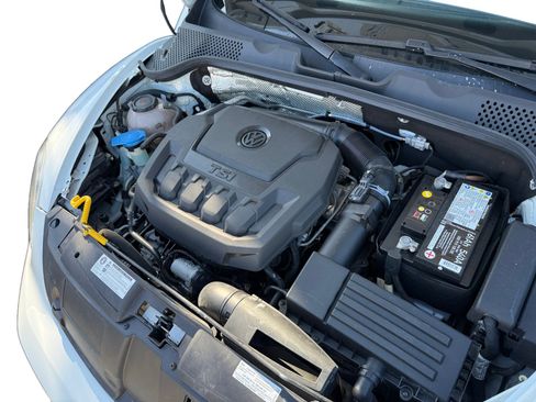 Used 2018 Volkswagen Beetle 2.0T S w/ Style & Comfort Package For S image 12