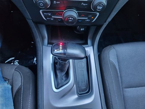 Used 2022 Dodge Charger SXT RWD image 21