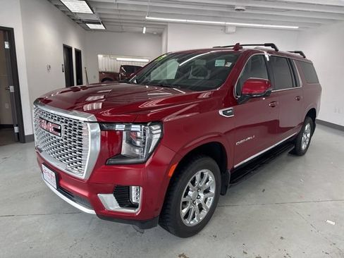 Used 2023 GMC Yukon XL Denali AWD/4WD image 7