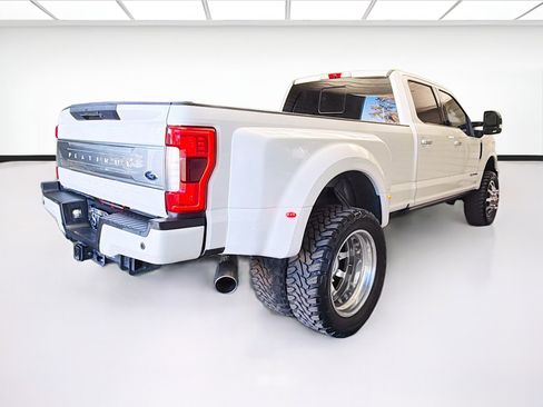 Used 2019 Ford F350 Platinum w/ Platinum Ultimate Package image 4