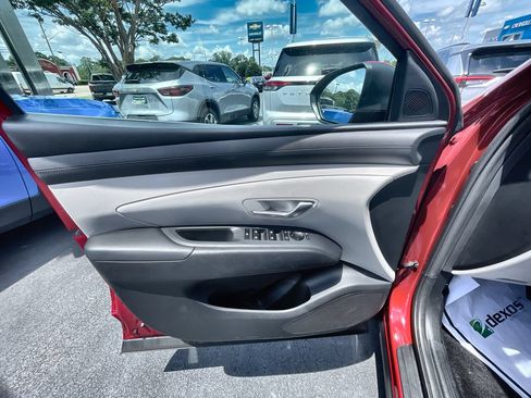 Used 2025 Hyundai Tucson SE FWD image 20