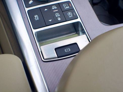 Used 2017 Land Rover Range Rover Sport HSE image 33