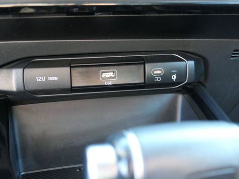 Used 2023 Kia Niro EX Touring image 22