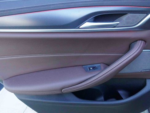 Certified 2022 BMW M550i xDrive w/ Executive Package image 33