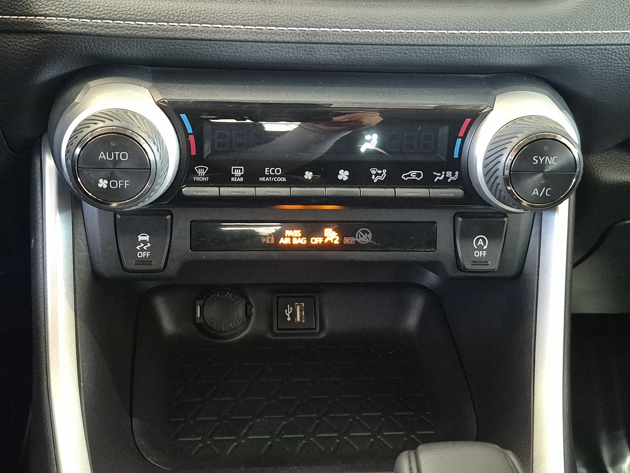 Certified 2024 Toyota RAV4 XLE FWD image 21