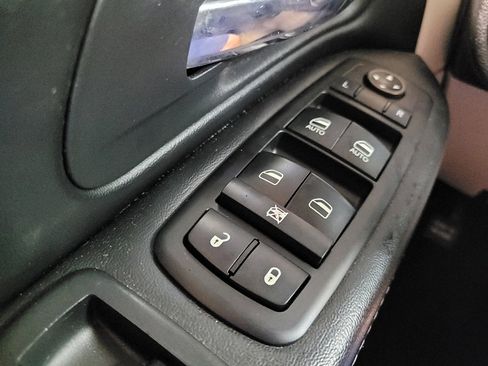 Used 2019 Dodge Grand Caravan SXT FWD image 27