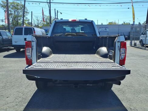 Used 2022 Ford F250 XL w/ Snow Plow/Camper Package image 12