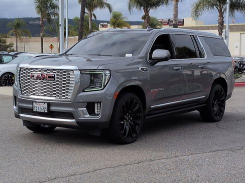 Used 2022 GMC Yukon XL Denali image 5