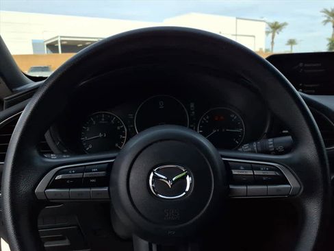 Used 2021 MAZDA MAZDA3 s image 31