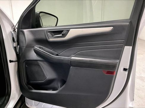 Used 2022 Ford Escape SE FWD image 22