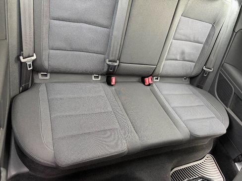 Used 2012 Volkswagen Golf TDI image 32