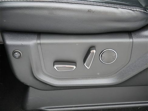 Used 2019 Ford F350 Lariat w/ Chrome Package image 15