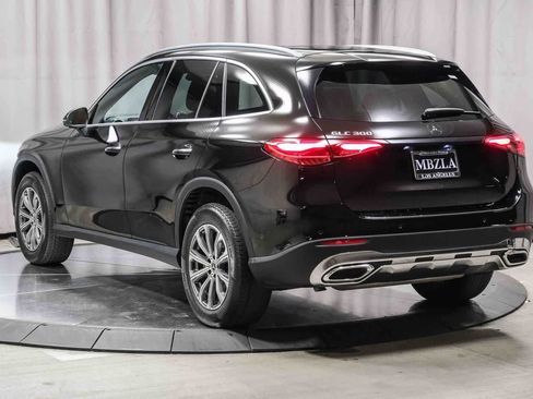 Used 2024 Mercedes-Benz GLC 300 image 2