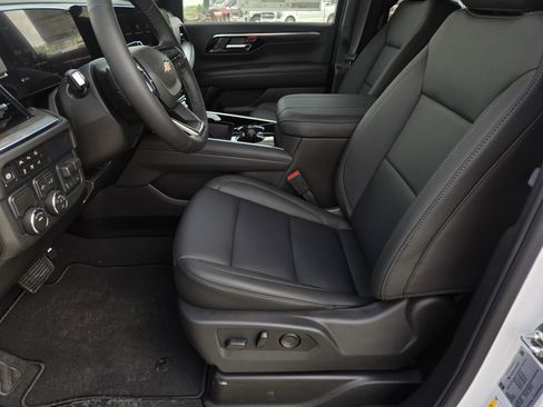New 2026 Chevrolet Suburban LT w/ Comfort Package RWD image 17