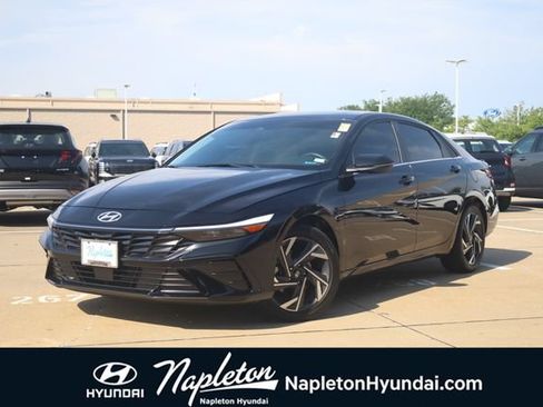 Certified 2025 Hyundai Elantra Limited FWD image 1