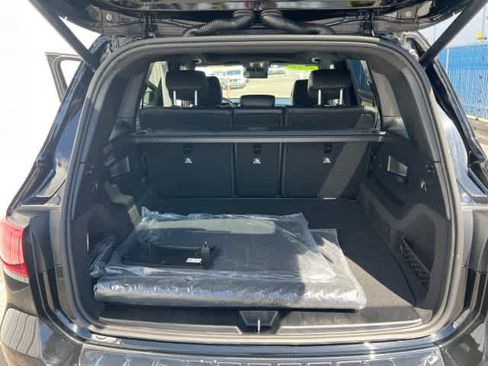 Used 2026 Mercedes-Benz GLB 250 image 11
