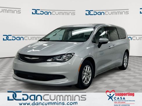 Used 2023 Chrysler Voyager LX image 1